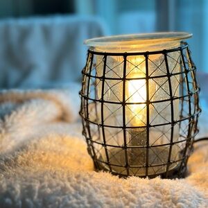 Full size used black wires and glass Scentsy warmer